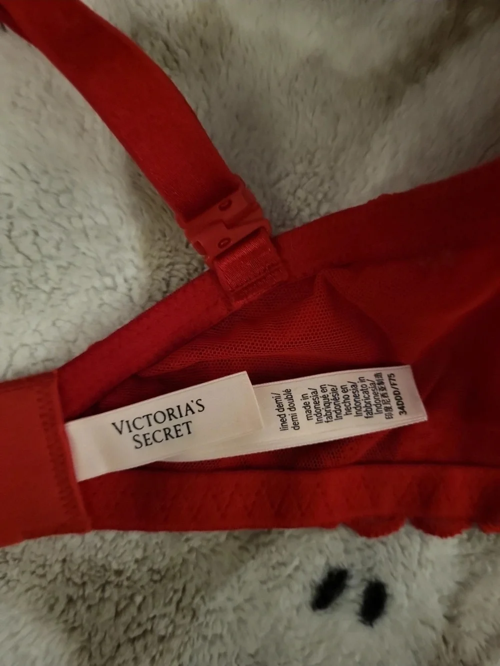 Victorias Secret bright red